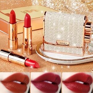 Purse/Red Lipstick Set NEW IN BOX